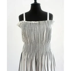Best FRAUEN KLEID mit FALTEN Unikat lang weiß mit schwarzem Siebdruck Hochzeitskleider