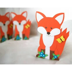 Fuchs mit Geschenkbox als Osterkörbchen, Frühlingsdeko, Osternest, Osterkorb oder Tischdeko, Verpackung für Geschenke Osterkörbchen