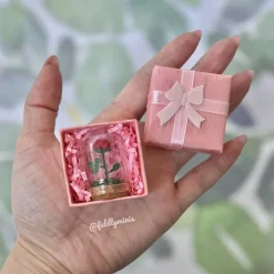 Clearance Gehäkelte Rose in einer Glaskuppel (microcrochet) Valentinstagsgeschenke