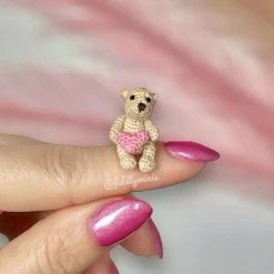 Gehäkelter Miniatur Amigurumi Teddybär - Geschenk zum Valentinstag oder Muttertag Geschenke