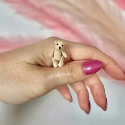 Gehäkelter Miniatur Amigurumi Teddybär - Geschenk zum Valentinstag oder Muttertag Geschenke