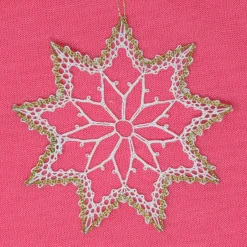Baumschmuck|Kloeppel-Liebe geklöppelter Stern aus Baumwollgarn und Goldfaden, 8cm, rot-gold