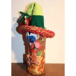 Weihnachtsdeko|Susanne Hiebl...die etwas andere Art! Geldgeschenk Dekofigur LEBKUCHENWICHTEL Weihnachtswichtel witzige Upcyclingfigur aus Weinflasche, gestrickte Accessoires
