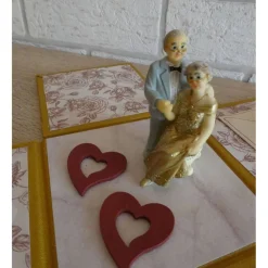 Outlet Geldgeschenkverpackung - Goldhochzeit - mit Brautpaarfigur - gold-weiß-schwarz-rot Geldgeschenke