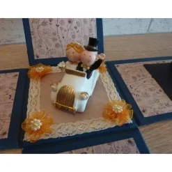 Outlet Geldgeschenkverpackung - Goldhochzeit - mit Goldhochzeitsfigur im Auto Geldgeschenke