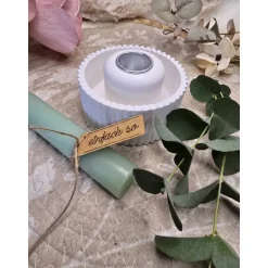 Geschenke|Herzenssache(n) Geriffelte Raysin Schale mit Kerze, Eukalyptus & Anhänger – Handgemachtes Geschenk 