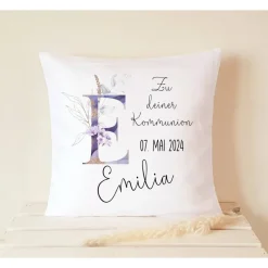Best Geschenk zur Kommunion Kissen personalisiert Blumen lila weiß Monogramm Geschenke