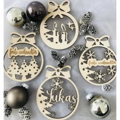 Best Geschenkanhänger,Christbaumanhänger, Christbaumschmuck, Weihnachtsanhänger aus Holz im 4-er Set, verschiedene Farben Baumschmuck Personalisierbar