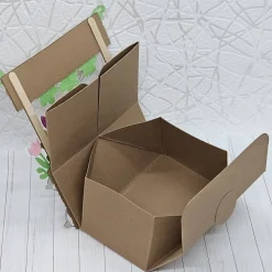 Outlet Geschenkbox Wichtelbox Gartenarbeit – Handgemachte Geschenkverpackung mit Wichtel & Schubkarre Geschenkverpackungen
