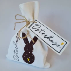 Geschenkverpackungen|he-ART by helen hesse Geschenkesäckchen mit passendem Label für Ostern - OSTERHASE - in braun mit weißen Pünktchen von