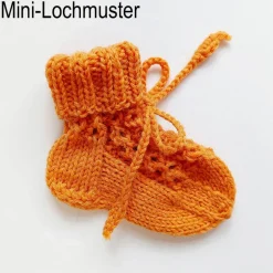 Best Geschenkschachtel - Willkommen im Leben - mit gestrickten Baby-Söckchen und Glückwunschkarte Krönchen mit Wunschtext Geldgeschenke