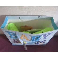 Geschenkset - Babydecke mit Spielzeug und Karte Geschenke