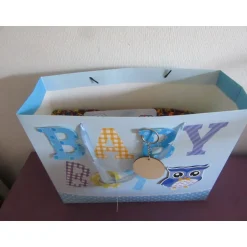 Geschenke|Momunder - Momente voller Wunder Geschenkset Geburt - Babydecke bunt mit Spielzeug