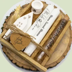 Geschenke|Kreative Freude Geschenkset "Zum Einzug" in Holzbox | personalisierbar | zum Umzug | zum Einzug | Dekohaus | Kerzen | Kerzenhalt