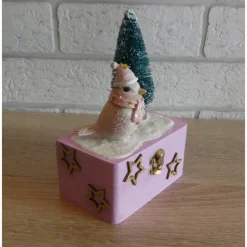 Outlet Geschenkverpackung Holztruhe mit Vogel mit Schal und Mütze und Tannenbaum Geschenkverpackungen
