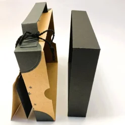 Best Geschenkverpackung in Kofferoptik aus Karton für ein Geldgeschenk zum Urlaub oder Reisegutschein (18x13,5x3,3 cm) Geschenkverpackungen