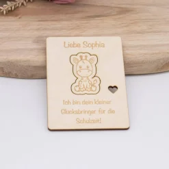Outlet Glücksbringer zum Schulstart aus Holz – personalisiertes Geschenk zur Einschulung Kinder Einschulung