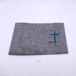 Best Gotteslob Filzhülle, grau, bestickt mit 2 Kreuzen und 3 Fischen, personalisierbar Gotteslobhülle