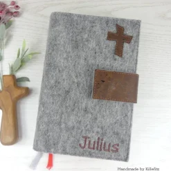 Best Gotteslobhülle Filz grau mit Kork, personalisiert – Bibelhülle & Gesangbuchhülle als Geschenk zur Kommunion, Konfirmation, Firmung Gastgeschenke