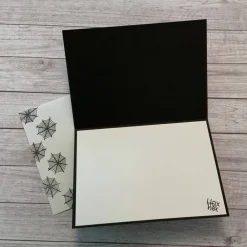 Online Grußkarte / Glückwunschkarte zu Halloween, „kleine Hexe gratuliert zum Geburtstag“, Spinnennetz, Handarbeit Accessoires