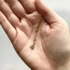 Weihnachtsaccessoires|Meer & Magie Halskette „Tannenbaum“ gold - Goldfarbene Kette aus Edelstahl mit Anhänger Tannenbaum