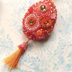 Best Handbesticktes Unikat-Ornament rot orange – Luxus Perlen-Ei als pompöse Wohndeko & Geschenk Ostereier