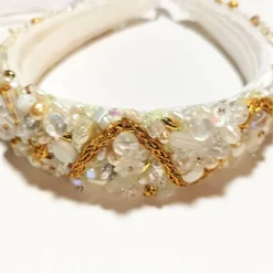 Haarschmuck & Kopfputz|kunstpause Handgefertigter Haarreif Brautschmuck weiß creme funkelnd silberfarben oder goldfarben – Unikat handbestickt