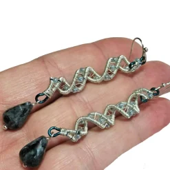 Best Handgemachte Labradorit Ohrringe grau-blau mit Spiralperle, Boho & Gothic Schmuck, silberfarben Brautschmuck