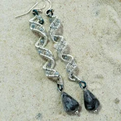 Best Handgemachte Labradorit Ohrringe grau-blau mit Spiralperle, Boho & Gothic Schmuck, silberfarben Brautschmuck
