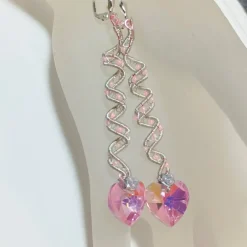 Brautschmuck|kunstpause Handgemachte rosa Herz Ohrringe mit Spiralperle an 925er Silber – Funkelnder Boho Brautschmuck