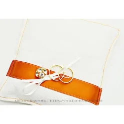 Outlet Handgemachtes Ringkissen mit aprikotfarbenem Satinband & Knopf – Unikat, 16x15 cm, für Deine Hochzeit Ringkissen