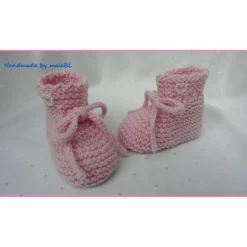 Geschenke|maleBL Handgestrickte rosa Babyschuhe aus Merinowolle – Neugeborenenschuhe zum Binden