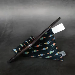 Best Handykissen / Sitzsack NUSSKNACKER  - Smartphonestütze, Tabletkissen, Kirschkernfüllung | RÄUBERKIND Weihnachtsgeschenke