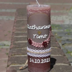 Hochzeitskerzen|Kreativatelier A & V Harmonie der Liebe: Rustikale Hochzeitskerze personalisierbar mit Blumenranke und goldenen Herzen, Hochzeitsgeschenk