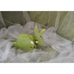 Best Hase grün mit grüner Samtschleife und Papierblumen Osterhasen