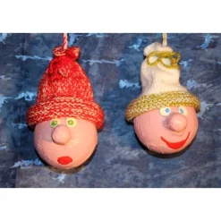 Hot Herbstdeko KUGELWICHTEL QUASTE 2er Set Handgemachte Wichtel aus Kunststoffkugeln für Deine Herbst- oder Winterdekoration Herbst
