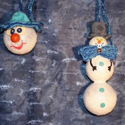Herbst|Susanne Hiebl...die etwas andere Art! Herbstdeko SCHNEEMANN und KUGELWICHTEL 2er Set Handgemachte Hängedek aus Kunststoffkugeln für Deine Winterdeko