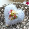 Best Herz mit Rosen als Anhänger Brosche handbestickt – Brautschmuck im Boho Ibiza Stil, Unikatschmuck Brautschmuck