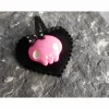 Sale Herz Stoff samt Haarspange, schwarz mit großen Totenkopf Schmuck