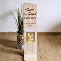 Best Hochzeitsgeschenk Holzschild Hand in Hand ein Leben lang personalisiert mit Namen und Datum Hochzeitsgeschenke