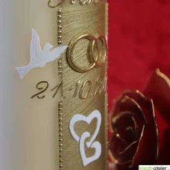 Hochzeitsalben|Kreativatelier A & V Hochzeitskerze Champagner mit Perlstreifen, Tauben und Eheringen, personalisierbar, ideal als Hochzeitsgeschenk