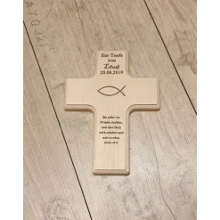 Online Holzkreuz aus Ahorn Taufkreuz, Kommunion, Konfirmation mit individueller Gravur, personalisierbar, Taufspruch, Tauffisch Geschenke