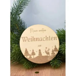 Weihnachtsaccessoires|Familie Glück Holzscheibe personalisiert Unser erstes Weihnachten Christbaumschmuck aus Holz Baby gravierte Meilensteinkarte aus Linde