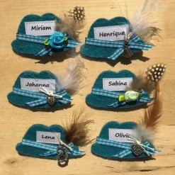 Accessoires|krissimissi Hut-Anstecker Oktoberfest Trachtenbrosche Filzbrosche Wiesn-Namensträger beschriftet Tracht Wunschbeschriftung personalisiert Firmenlogo