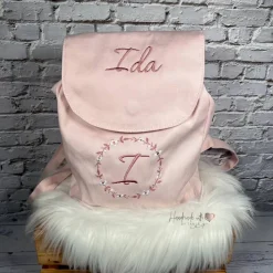 Clearance Kinder Rucksack mit Blumenkranz, Initial & Namen bestickt I personalisierter Kinderrucksack I Kita Tasche in 5 Farben Kinder Kinderrucksack