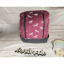 Kinderrucksack|Nähtante Christina Kindergarten Rucksack Pferde Reflektor mit Stickerei innen – Individuell, Softshell, 2 Größen, Kita