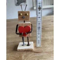 Geschenke|Schlüter Home Design Kleine Holzfigur mit Herz, Geschenk, Mitbringsel für Liebende, Lieblingsmensch,