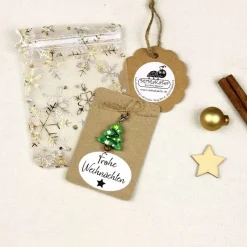 Weihnachtsgeschenke|MiMaKäfer Kleines Weihnachtsgeschenk – Glas Tannenbaum Anhänger mit Karabiner auf Karte