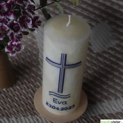 Dekoration|Kreativatelier A & V Konfirmationskerze aus Bienenwachs mit Kreuz und Wellen – Blau-Silber, handgefertigt