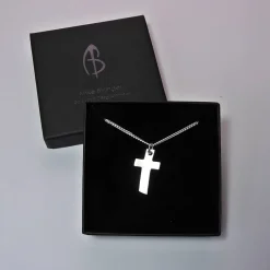 Sale Kreuz "Kleiner Vitus" in Silber inkl. Gravur und Kette, Silberkreuz als Geschenk für Kommunion oder Konfirmation Schmuck